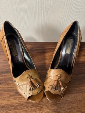 Simply Vera Tan Leather Peep-Toe Tassel Heels